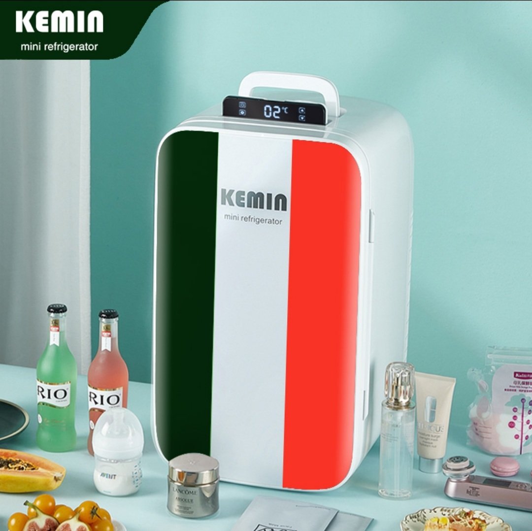 Tủ lạnh mini Kemin có thiết kế theo phong cách hiện đại, tinh tế. Ngoại thất thiết kế tinh tế hiện đại, thêm phần sang trọng cho bàn trang điểm của bạn